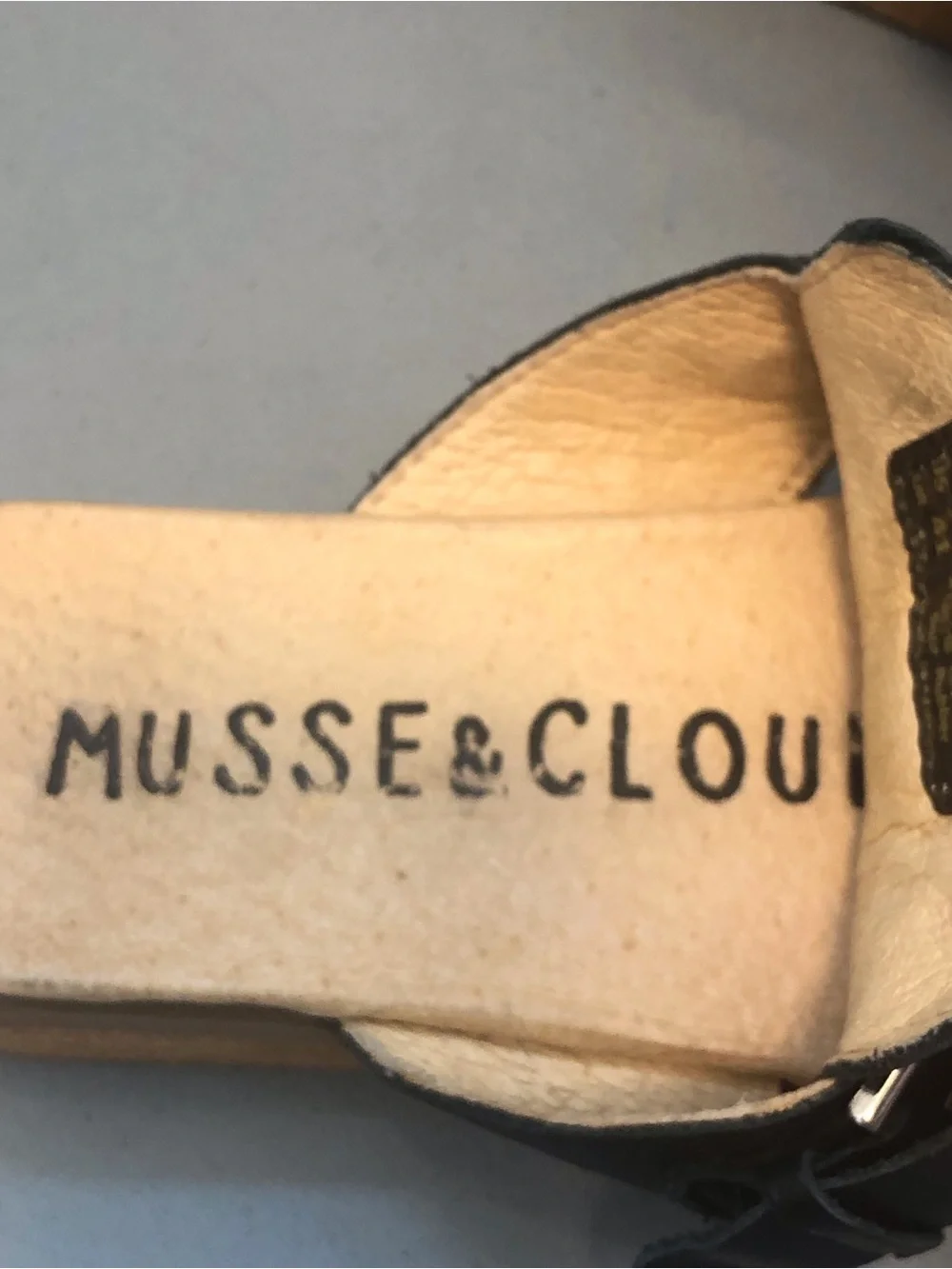 Musse & Cloud Sandals sz 10